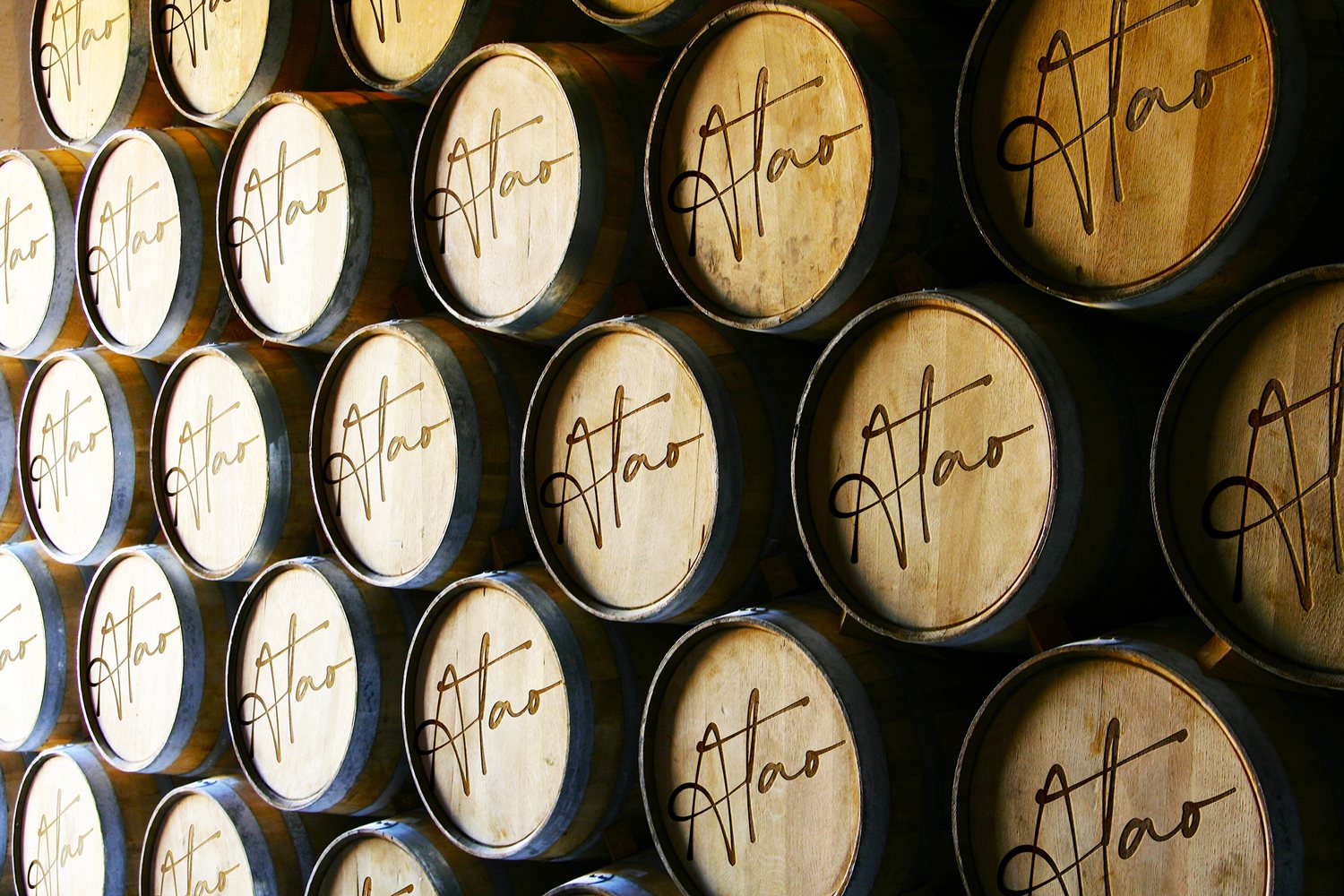 ATAO Wine — brand application